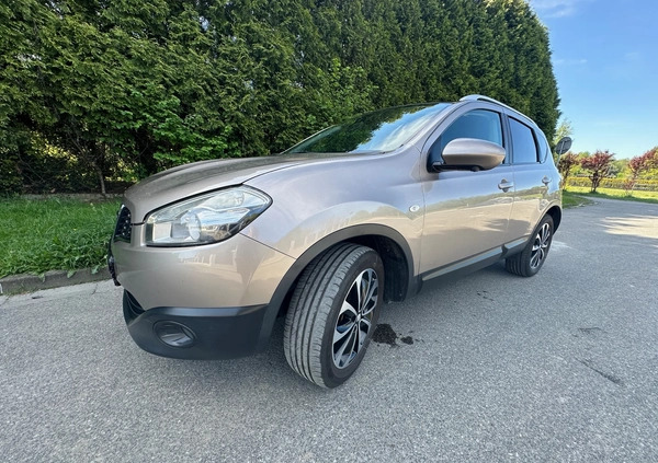 Nissan Qashqai cena 38500 przebieg: 173240, rok produkcji 2012 z Katowice małe 326